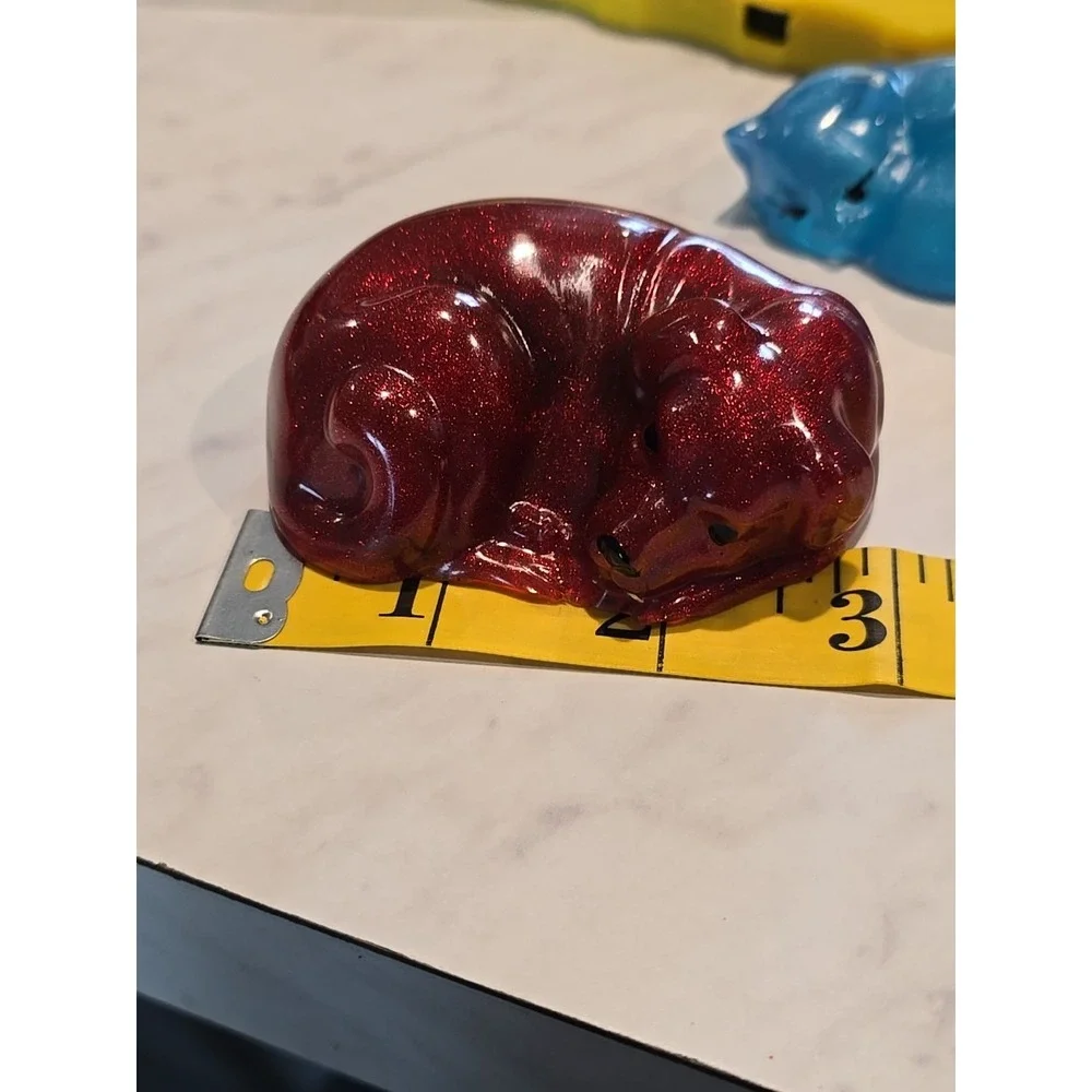 Handmade Resin Cat Dog Red Blue Decoration Gift. 637